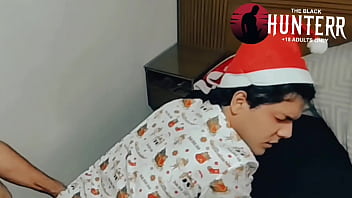 Preview 4 of Carzy Mother - Papai Noel Dotado enfiar seu cacete grande e grosso no twink mal comportamento