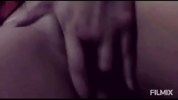 Preview 4 of Mom Bati Son - Esposa gostosa com muito tes&atilde_o se tocando