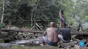 Preview 1 of Xxux Tamil - Mike e seu amigo fodendo uma magrelinha safada no meio do mato! A estr&eacute_ia de Flavia! Trailer