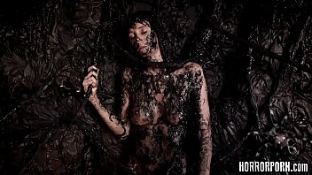 Preview 1 of Emma Fiddles - HORRORPORN Hell Hoes