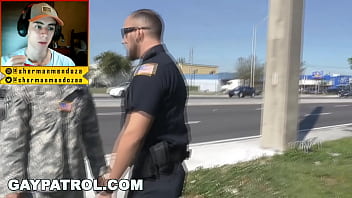 Preview 1 of Lucky Gerboydy Online - Polic&iacute_as se Follan a Negro | Sherman Mendoza