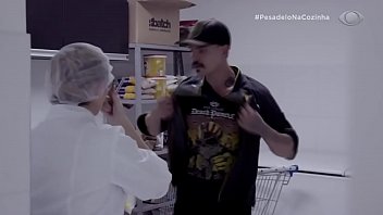 Preview 3 of Sunny Leone Boy Group Sex - Chef bombado botando franc&ecirc_s pra mamar