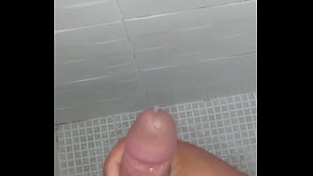 Preview 3 of Foto Amateur - Big cock in the bath