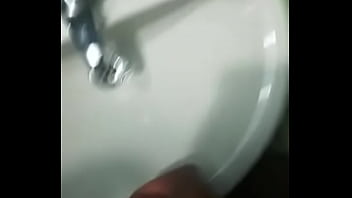 Preview 3 of Wonder Woman In Porno - Chico se la jala para mi y saca mucha leche