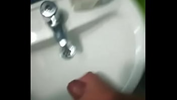 Preview 4 of Wonder Woman In Porno - Chico se la jala para mi y saca mucha leche