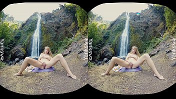 Preview 3 of 18to19 Com - Yanks VR Verronica&#039_s Favorite Vibrator