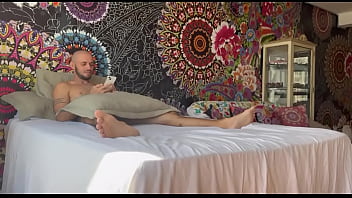 Preview 1 of Jasmin E Jae - FDP a mulher saiu e o safado do Likos me ligou pois queria relaxar.