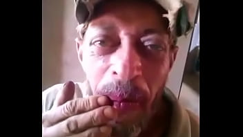 Preview 3 of Wwwhard Doctor Xxxcom - Velho gostoso passando batom na boca para chupar a Alex do minecraft