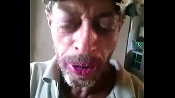 Preview 4 of Wwwhard Doctor Xxxcom - Velho gostoso passando batom na boca para chupar a Alex do minecraft