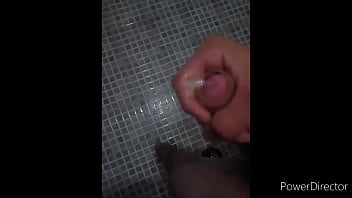 Preview 4 of Vikky Case - g&uuml_ero se desnuda en la ducha