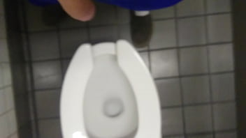 Preview 1 of Homemade Wilmington Ma - My little whacker peeing.