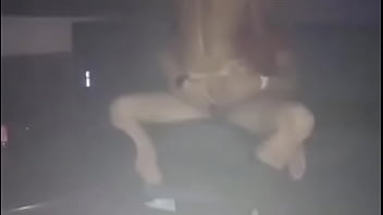 Preview 2 of Tatch On Bus - Esposa putinha na BALADA LIBERAL,  transando no camarote com novinho. Depois foi pegar uma bebida no bar outro amigo pegou ela apoiada no balc&atilde_o do bar. Cornodapimenta filmando tudo.