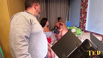 Preview 4 of Meya Kaifa - Durante o intervalo todos aprontam com a novinha inocente - Bibi Tsunami - Rebecca Santos - Vinny Burgos