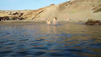 Preview 1 of Uxbvq4470 - Underwater in the sea babes enjoy themselves