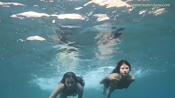 Preview 4 of Uxbvq4470 - Underwater in the sea babes enjoy themselves