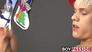 Preview 4 of Ladka Ladka Sex Full - Skinny twink Ashton Cody shoves candy cane dildo up his ass