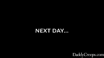 Preview 4 of Teen Desnuda - step Daddy Fucks &#039_s Hot Bottom
