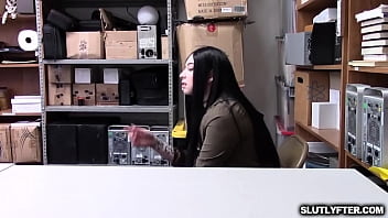 Preview 1 of Padosan Bhabi Ki Chudai Video - Security officer bangs Amilia Onyx tight pussy like a spreadeagle
