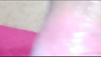 Preview 4 of Cumming On Unsespecting Mom - V&iacute_deo 3 Juan  se  pajea su verga larga