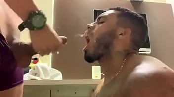 Preview 2 of Xxzzxz - Gozando gostoso no passivo