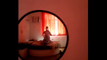 Preview 3 of Xxnxx Yang - Sentando gostoso no pauzao do pedreiro de Sepetiba
