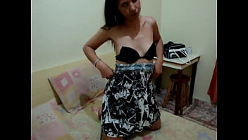 Preview 1 of German Girls School - Bruna pousou para fotos,  mamou e ganhou creme facial