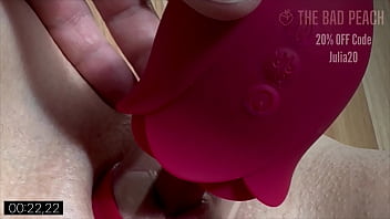 Preview 1 of School Girjs - Eu juro por Deus que este brinquedo pequeno suga a minha alma.