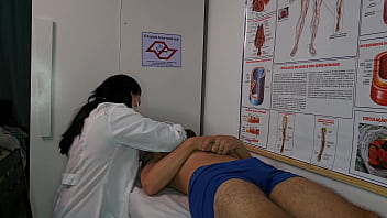 Preview 2 of Menawar Harga - Enfermeira fica excitada ao ver ere&ccedil_&atilde_o do paciente