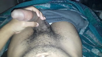 Preview 2 of Movesse Com - Victor16974 acordando de pau duro