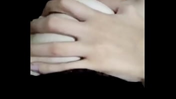 Preview 1 of Indian Group Sex Mms 3gp - Gostosa lambendo seus peitos