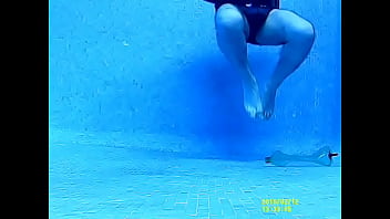 Preview 2 of The Trans X - atado bajo el agua 2