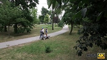 Preview 2 of Anak Rogol Ibu Kandung Porn - HUNT4K. Lucky fucker caza algo dulce en el parque y tiene &eacute_xito