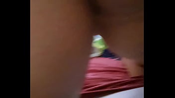 Preview 2 of Xander Cruse - Chupando marido e brincando com consolo