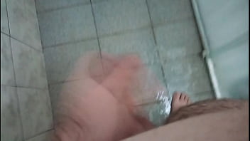 Preview 1 of Brazzers Breast Milk Incest - Gozando na banheta