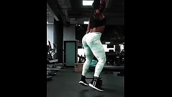 Preview 2 of Sodoize Me - MUSA COLOMBIANA ENTRENA Y BAILA SUPER FUERTE Y SALVAJE