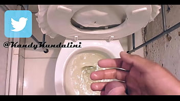 Preview 4 of Sexy Lady 18 - Una meada por la ma&ntilde_ana. The first piss at the morning.