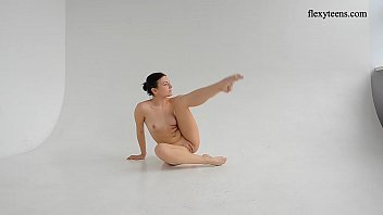 Preview 4 of Old Odlest - Dasha Lopuhova super sexy young gymnast