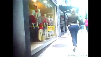 Preview 1 of Dorm Booty - tremenda culona en la calle