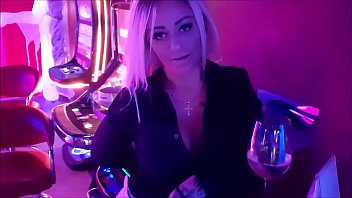 Preview 1 of Brazzers Johnny Sex - Amateur Blowjob auf Disco Toilette und abgepisst - Deutsch Hure Dana Jayn - German Teen