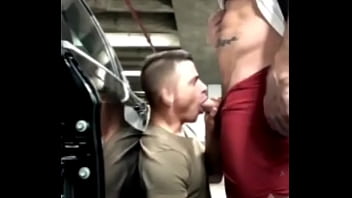 Preview 2 of President Donald Duck Sex - Enrabando no estacionamento