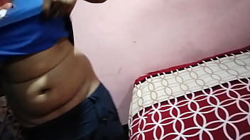 Preview 1 of Mom Ki Gand Mari Kichan Me - Stepson makes relationship after seeing stepmother alone in house