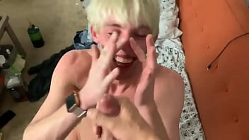 Preview 3 of N1 Sex Vido - Blond twink sucks a big cock and eat cum