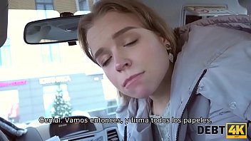 Preview 3 of Xxxwww Cop - DEBT4k. La chica tiene un pr&eacute_stamo,  &iquest_por qu&eacute_ le pide a un extra&ntilde_o que lo cubra por sexo?