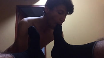 Preview 4 of Porn Jepan Ketahuan Selingkuh - JULIAN lame mis calcetines - Parte 4
