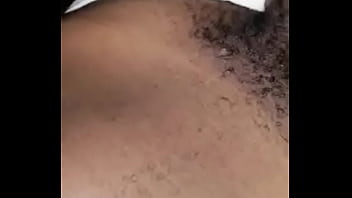 Preview 2 of Lily A Cum - Le toca la verga a su amigo negro