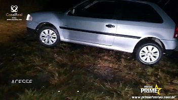 Preview 1 of Xxx Bf Xekshi - Duas Safadas entrando na pica de estranhos em Gangbang no meio do mato