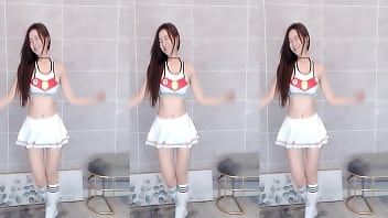 Preview 4 of Bokep Memek Tante Bohay - 虎牙女主播 盛鸽有鱼er 齐B小短裙 电臀福利热舞