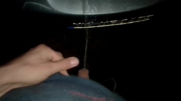Preview 4 of School Girls 15yes Pron - Andy pisst an ein Auto