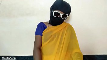 Preview 1 of Sex Boob And Fuck - साउथ मल्लू आंटी ने चूत में बड़ा केला लिया