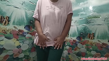 Preview 1 of Desy Sexy Aunty - college girl in hostel baathroom video